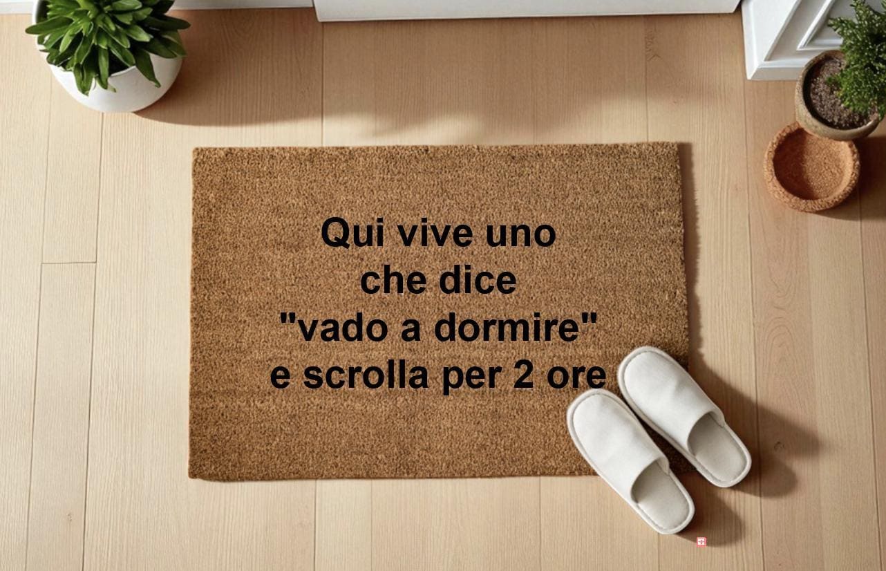 Qui vive uno che dice &quot;vado a dormire&quot; e scrolla per 2 ore Zerbino Personalizzato in Fibra di Cocco – Ingresso Casa – Regalo Nuova Casa